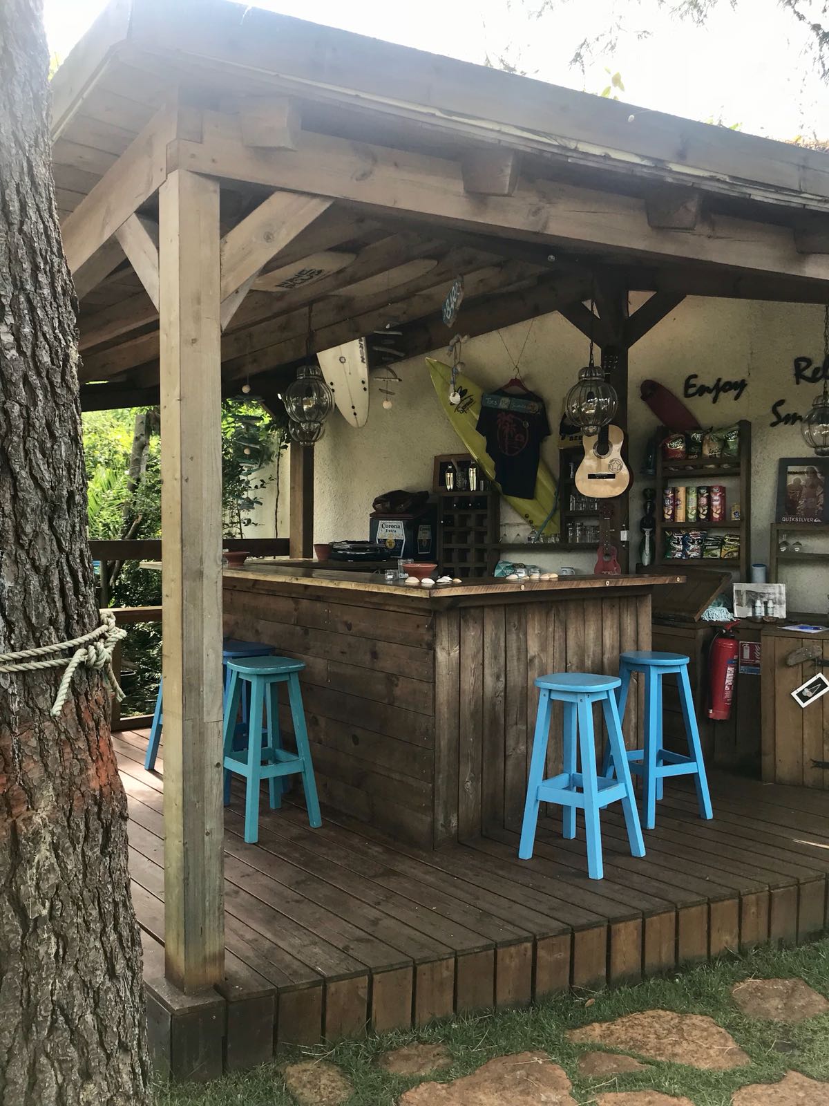 mimizan pura vida lodge bar